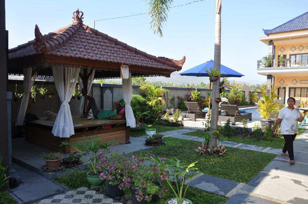 Summer Guesthouse Lovina エクステリア 写真